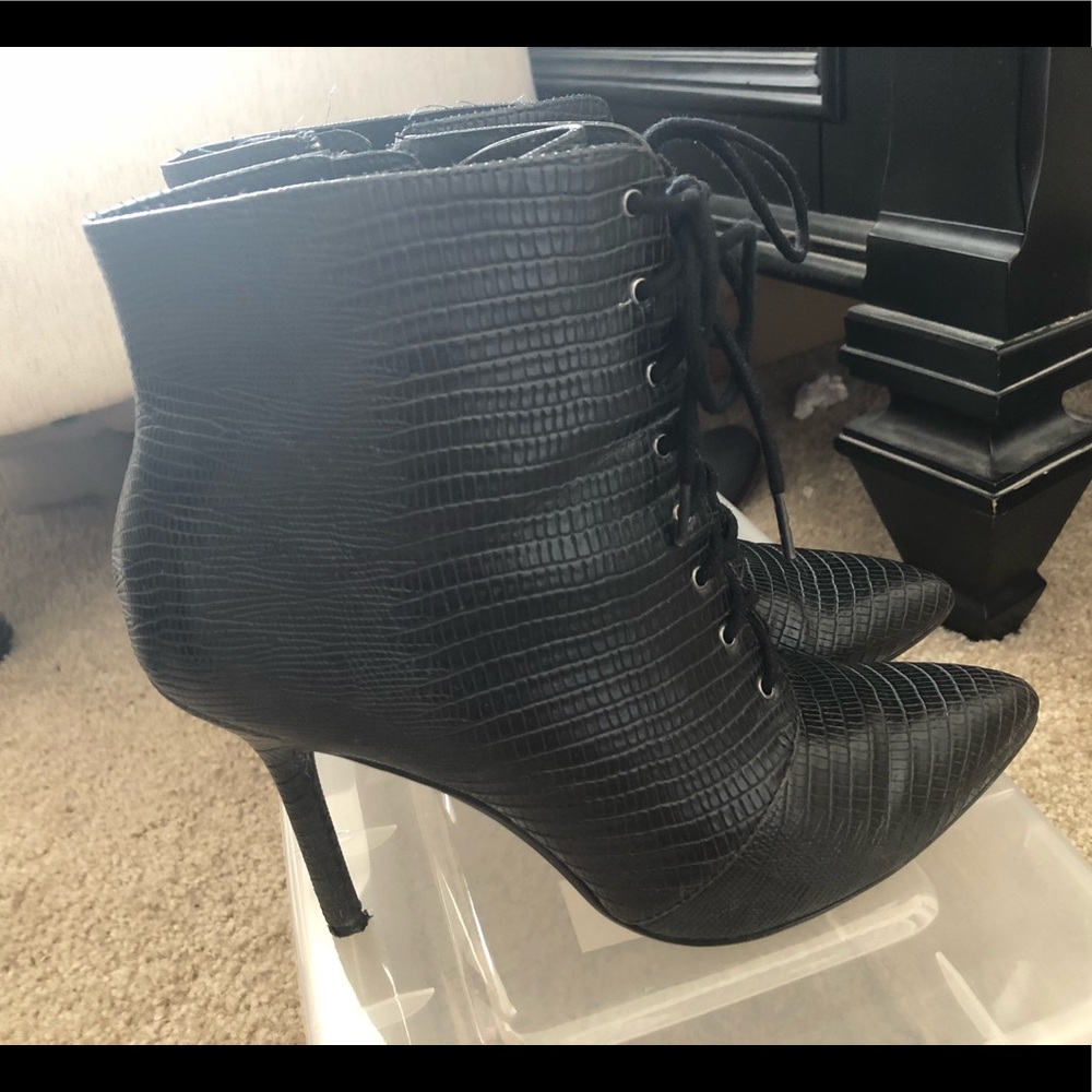 Black h&m ankle boots/heels